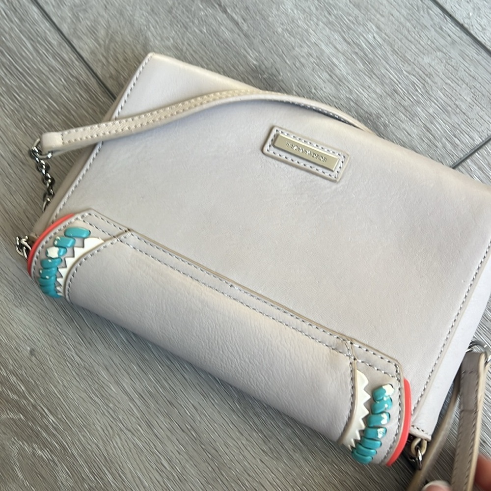 BCBG Helene style Beige and Teal crossbody Bag with chain strap - Picture 9 of 10
